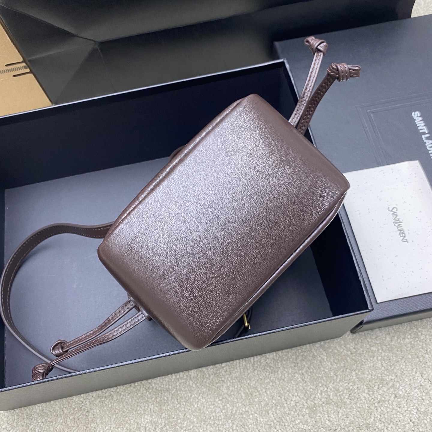 생로랑(YSL) 제이미 4.3 커피 램스킨 미니(복주머니) 숄더백 가방