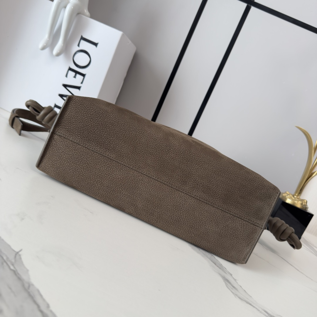 로에베(LOEWE) 플라멩코(Flamenco) 미디움 - 그레인 누벅 숄더백 가방