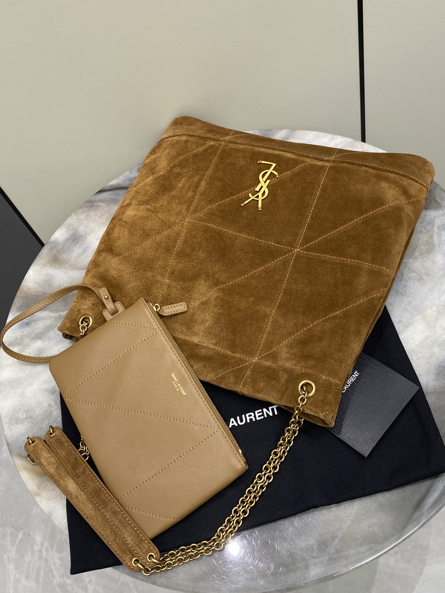 생로랑(YSL) 포숑(POCHON) 카라멜 브라운 스웨이드 숄더백 가방