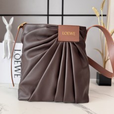 로에베(LOEWE) 드레이프(Draped) 나파 램스킨 숄더백 가방