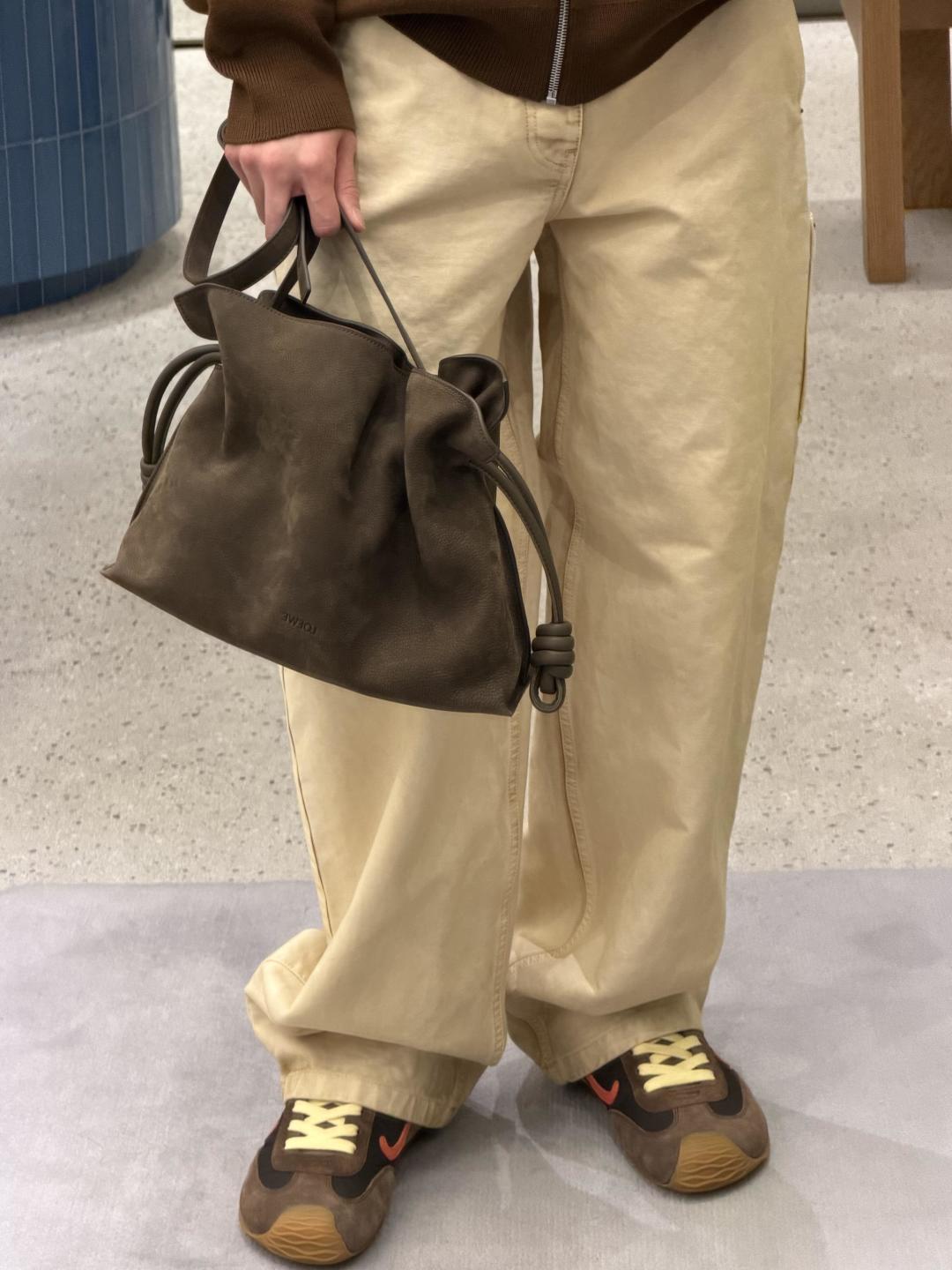 로에베(LOEWE) 플라멩코(Flamenco) 스몰 - 그레인 누벅 숄더백 가방