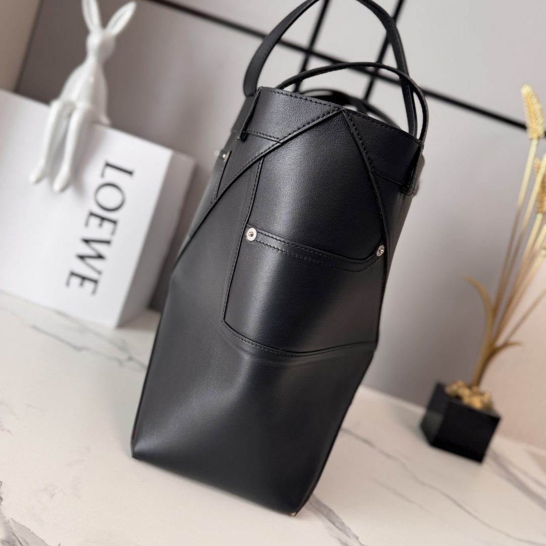 로에베(LOEWE) 퍼즐 폴드 토트(Puzzle Fold Tote) - 샤이니 카프스킨 가방