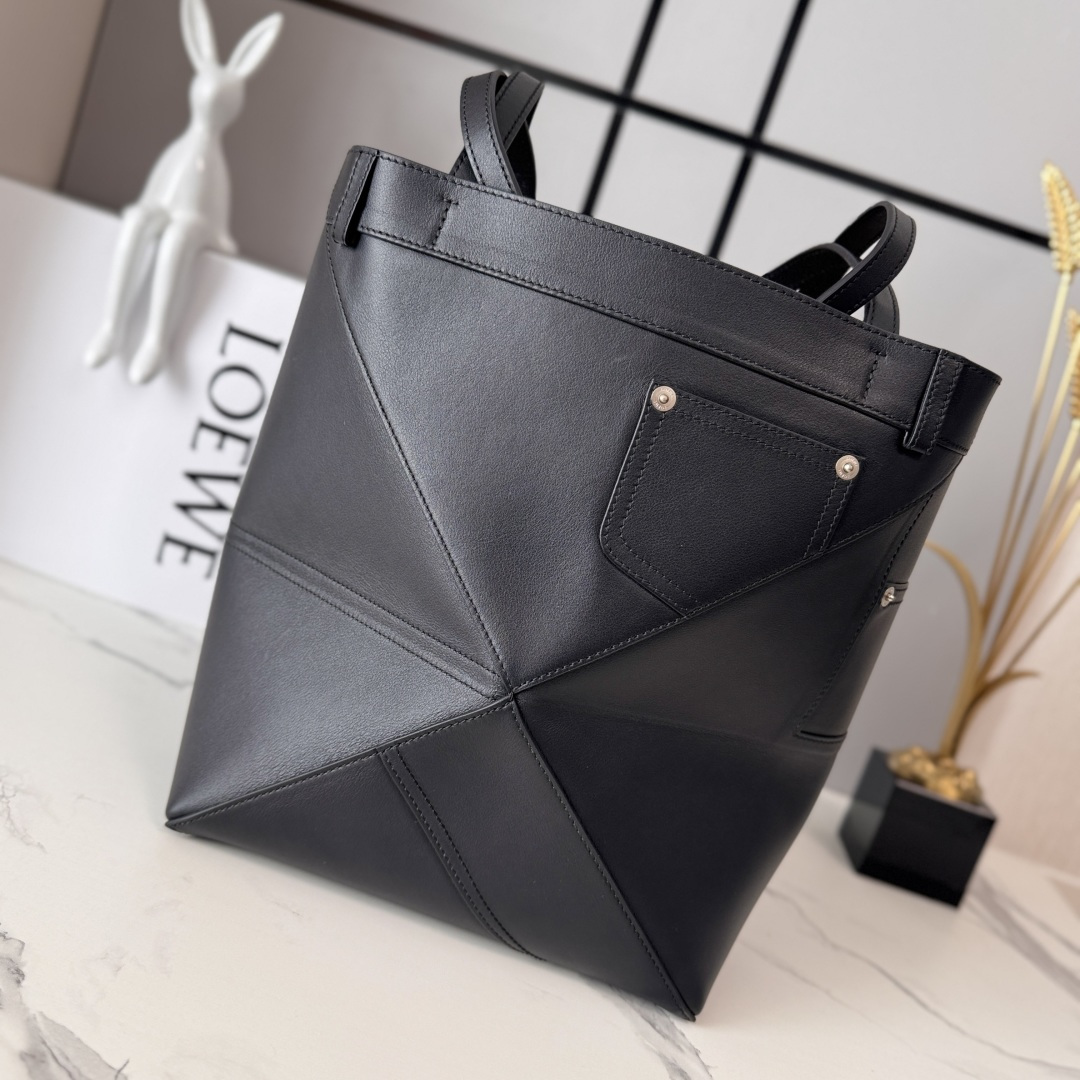 로에베(LOEWE) 퍼즐 폴드 토트(Puzzle Fold Tote) - 샤이니 카프스킨 가방