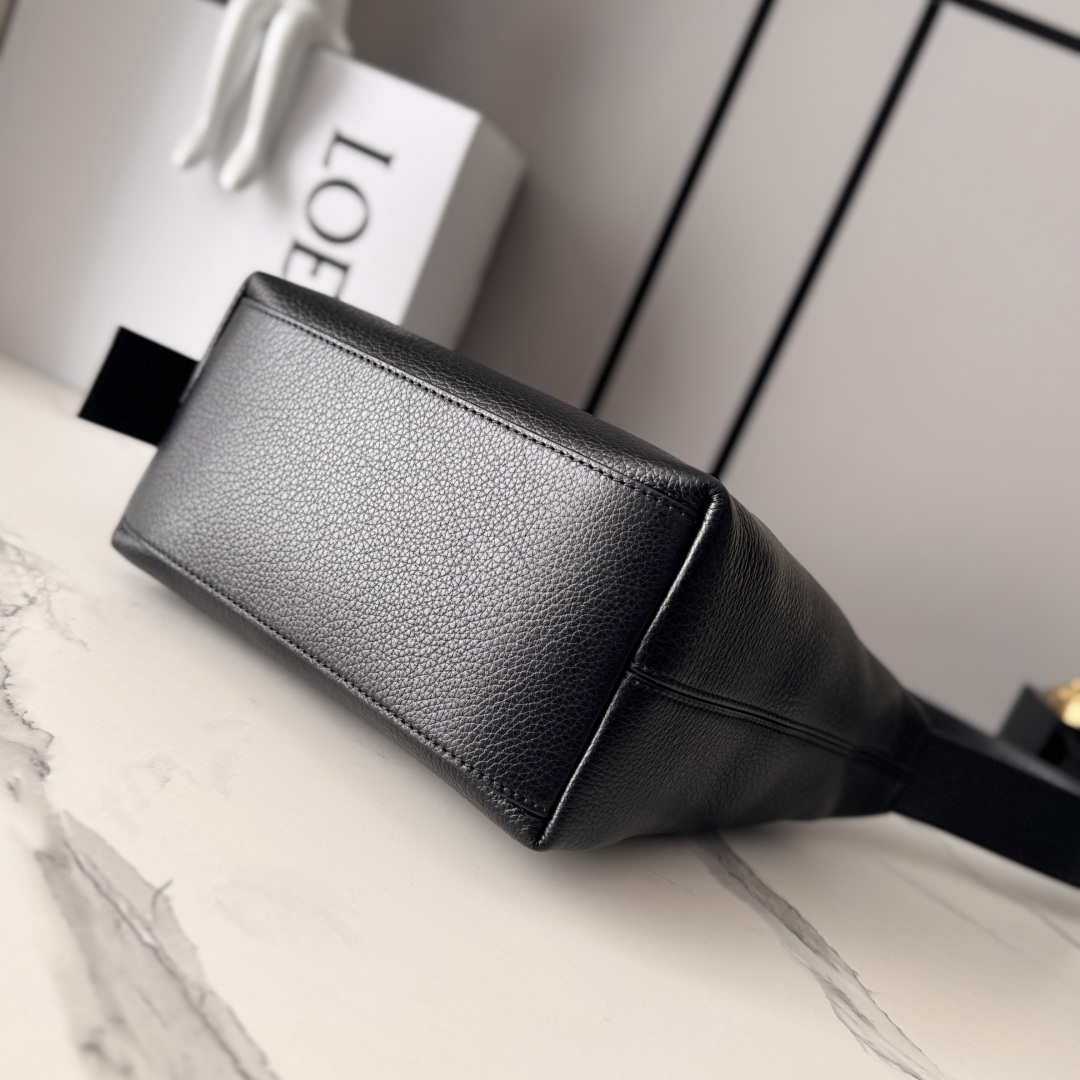 로에베(LOEWE) 루프 호보(Loop Hobo) - 디어스킨(사슴가죽) 그레인 카프스킨 가방