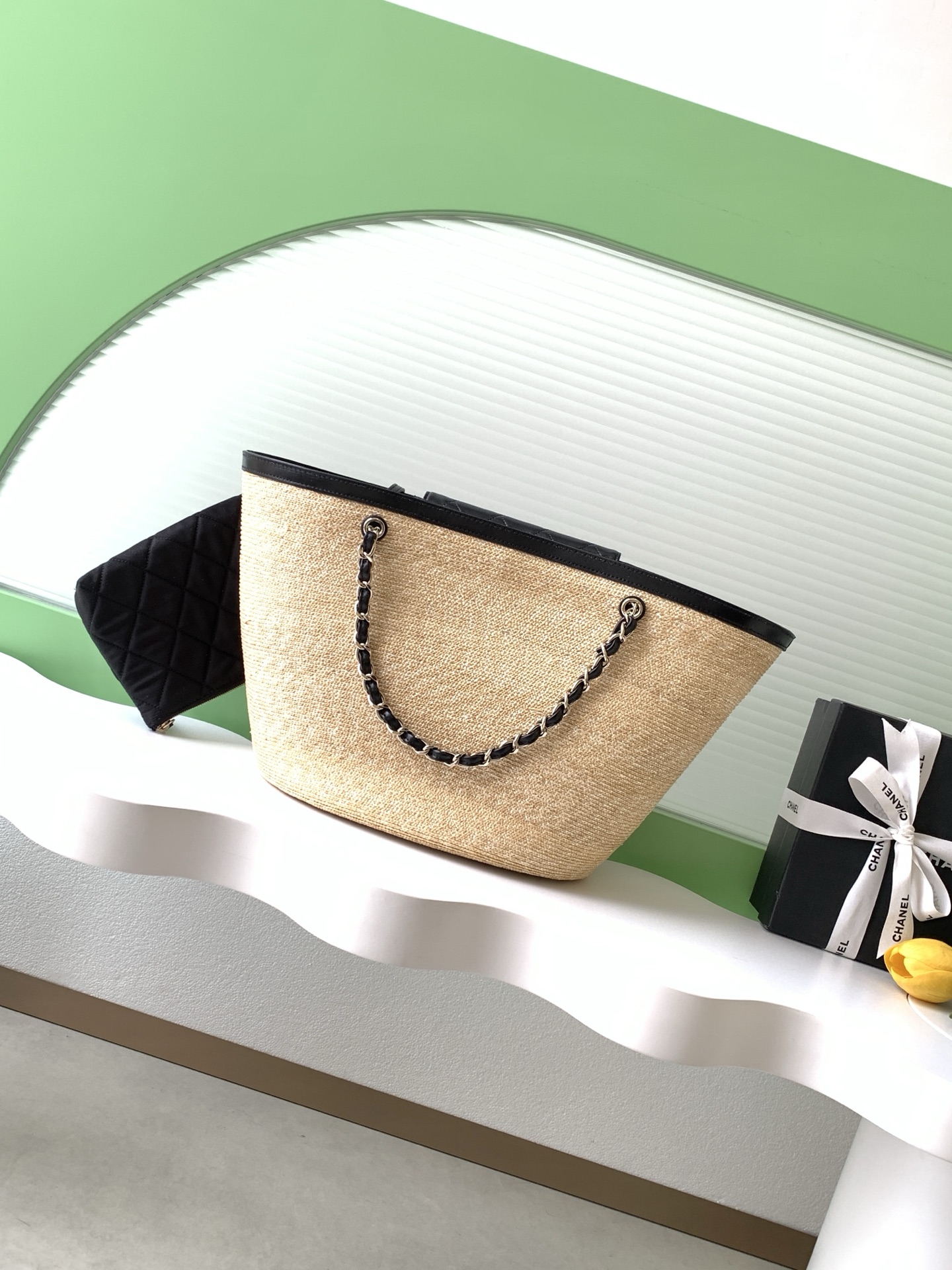 샤넬(Chanel) 26C 라피아 & 블랙 가죽 바스켓 백 - 가방 라지