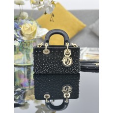 디올(Dior) 레이디 디조이(Lady D-Joy) 마이크로 - 블랙 비즈 자수 가방