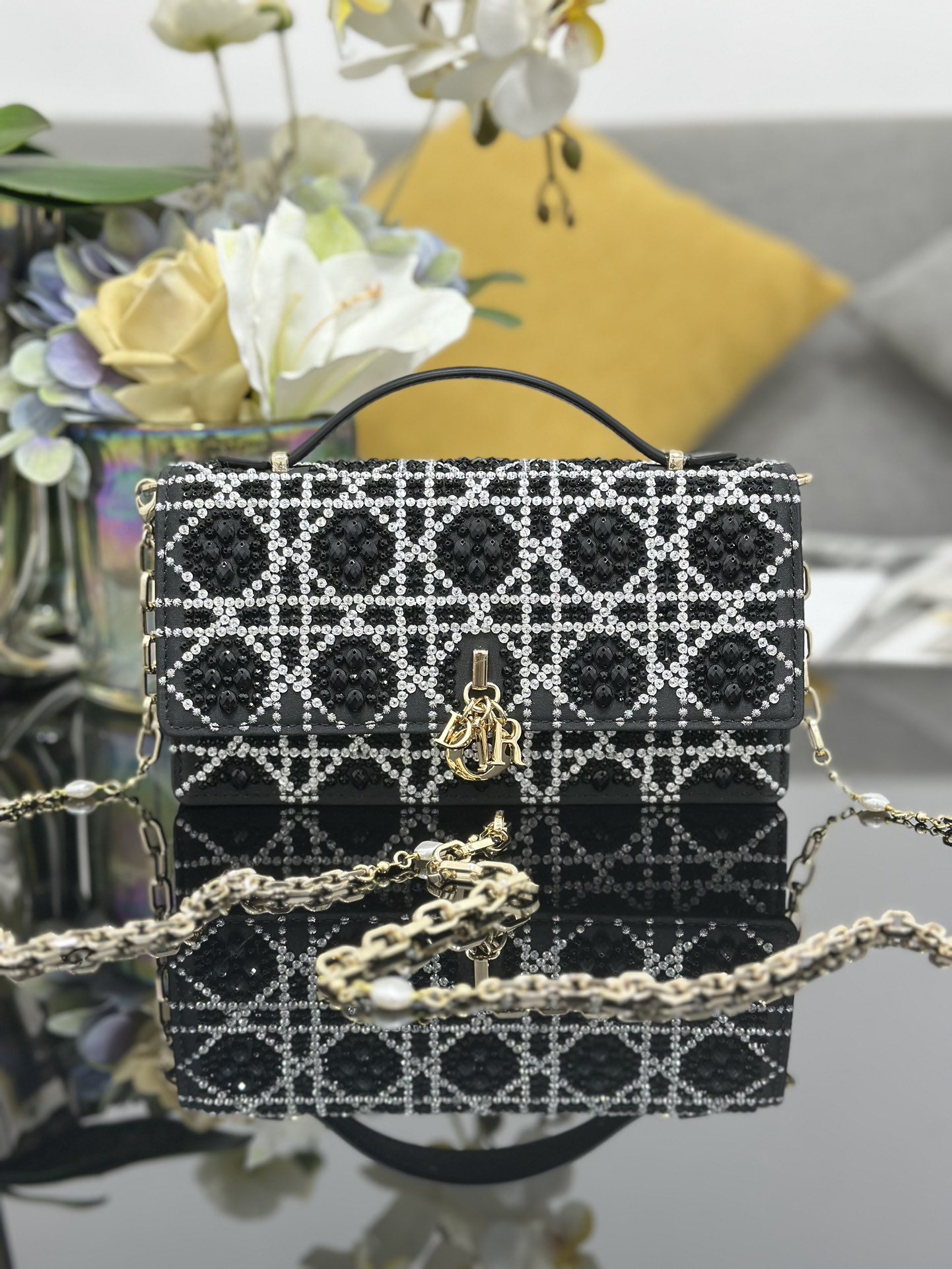 디올(Dior) 미스 디올(Miss Dior) 크리스탈 자수 체인백 - 블랙 가방