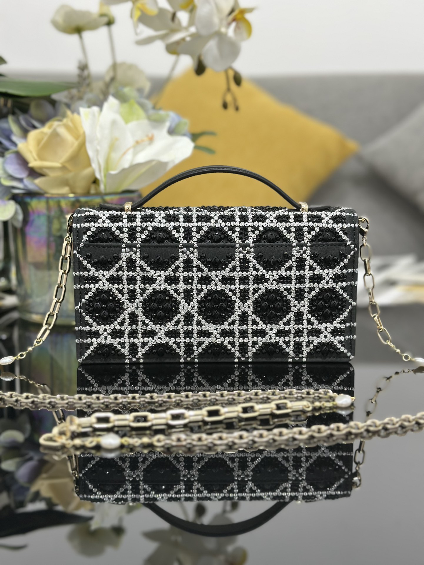 디올(Dior) 미스 디올(Miss Dior) 크리스탈 자수 체인백 - 블랙 가방