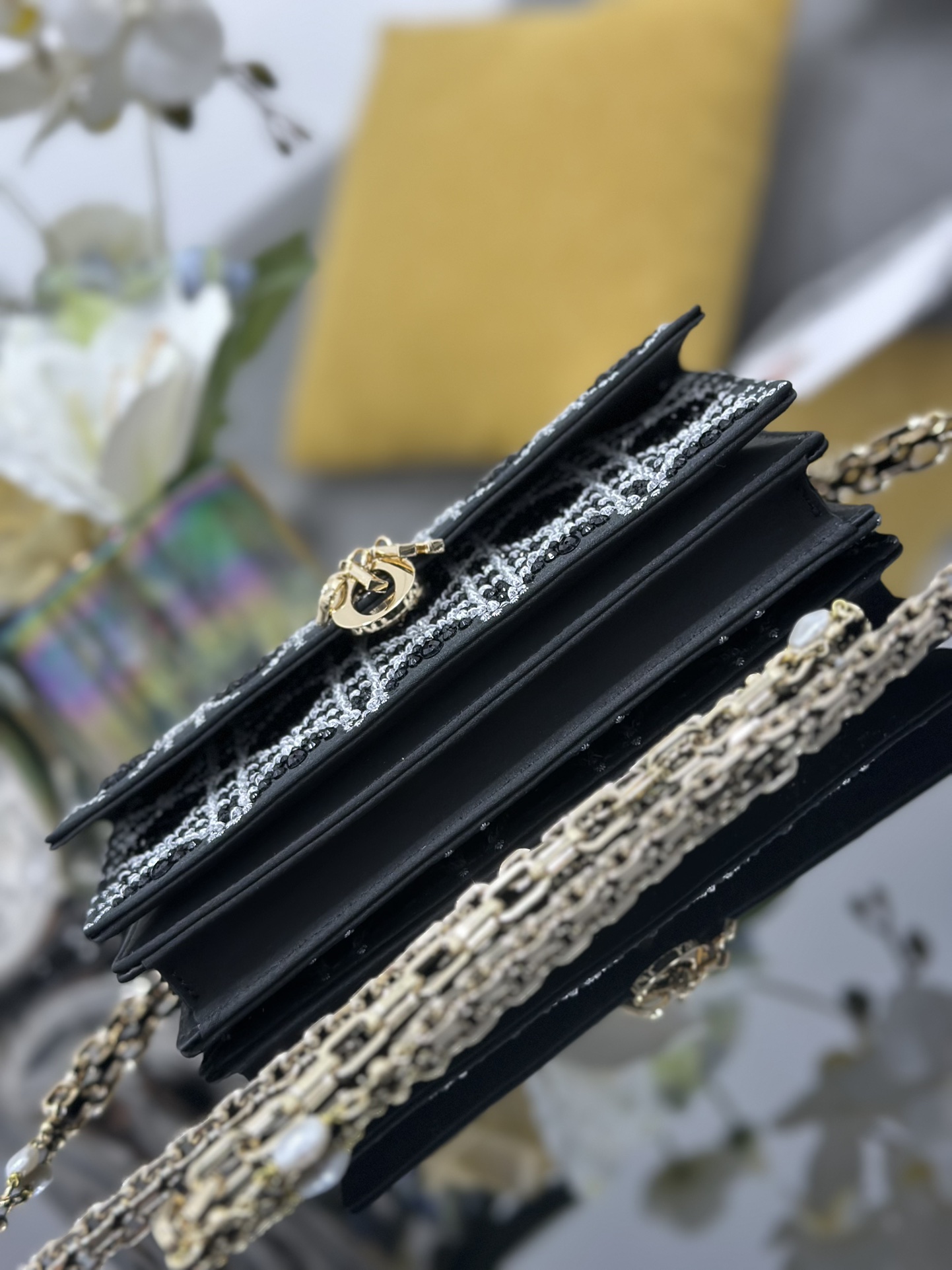 디올(Dior) 미스 디올(Miss Dior) 크리스탈 자수 체인백 - 블랙 가방