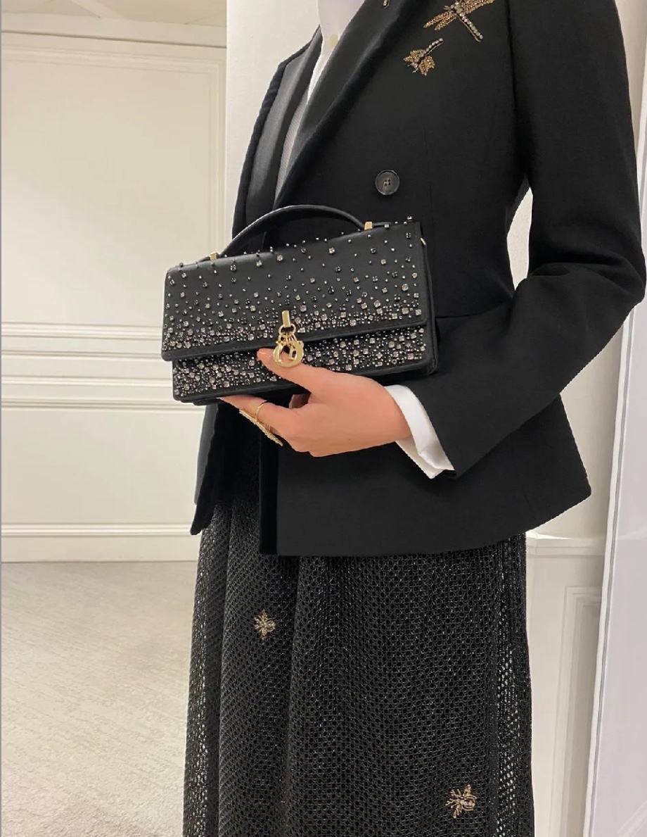 디올(Dior) 레이디 디조이(Lady D-Joy) 마이크로 - 핑크 비즈 자수 가방