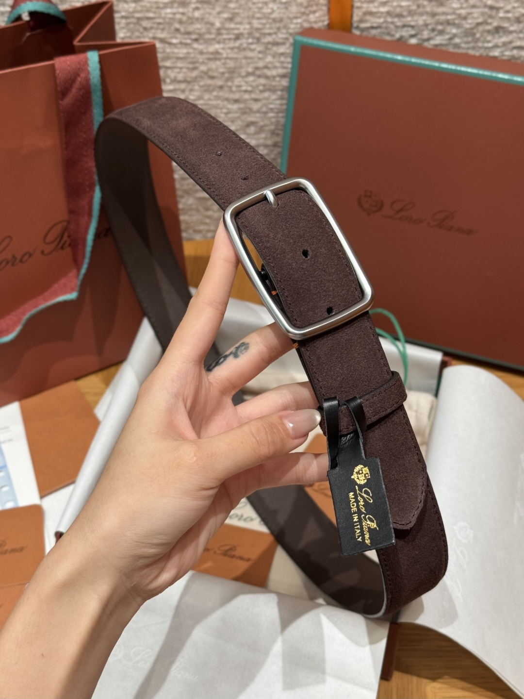 로로 피아나(Loro Piana) LP 벌룬 남성 스웨이드 벨트