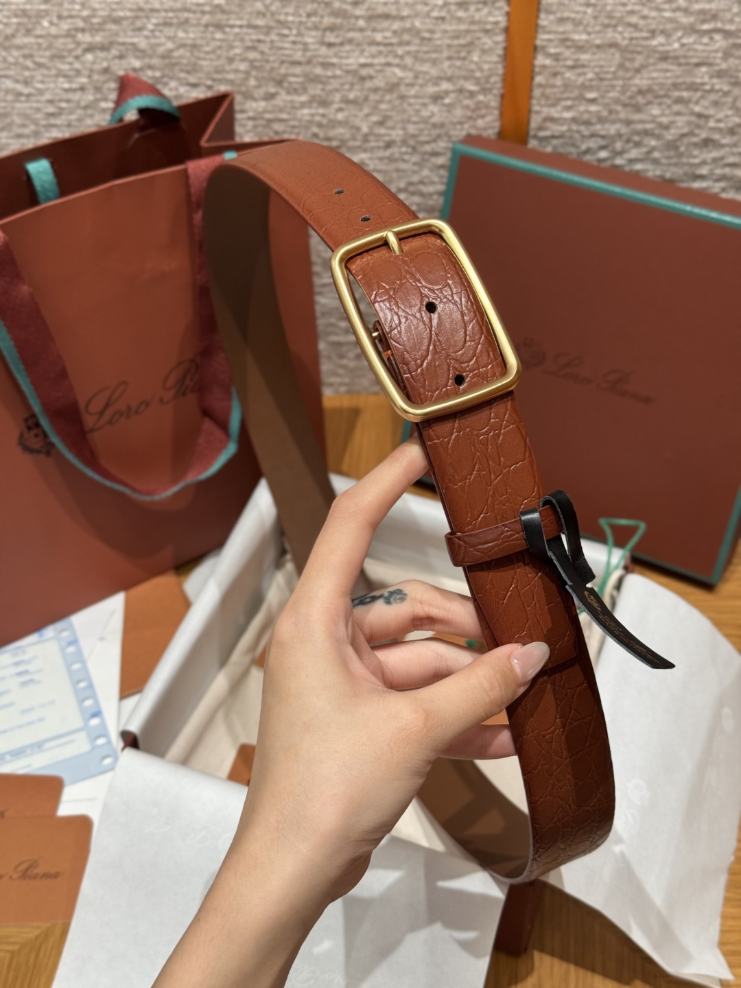 로로 피아나(Loro Piana) LP 벌룬 남성 크로코 엠보 벨트