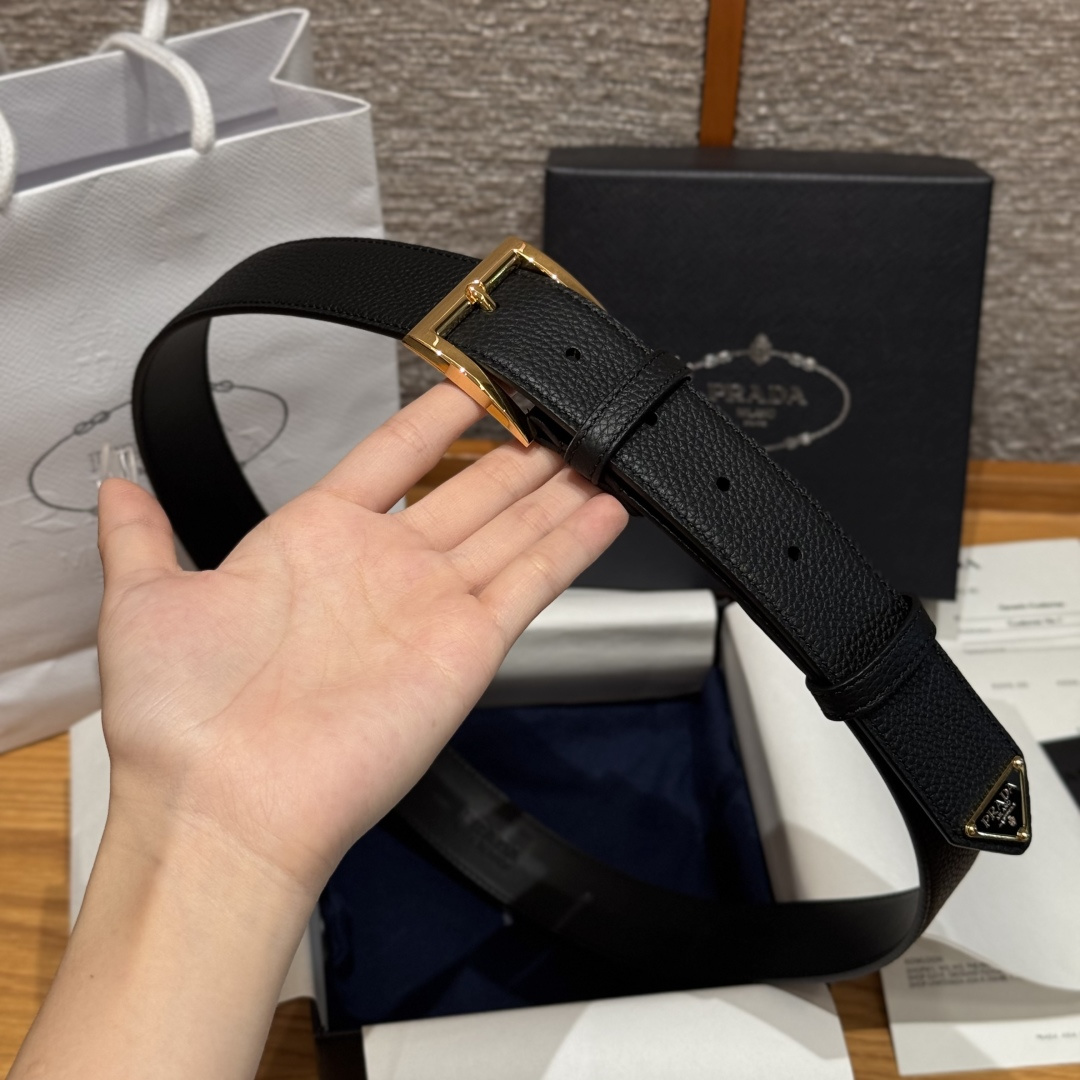 프라다(Prada) 트라이앵글 로고 소가죽 벨트