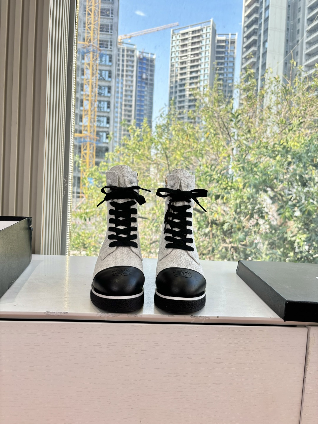 샤넬(Chanel) 레이스업 스트레치 부츠 신발