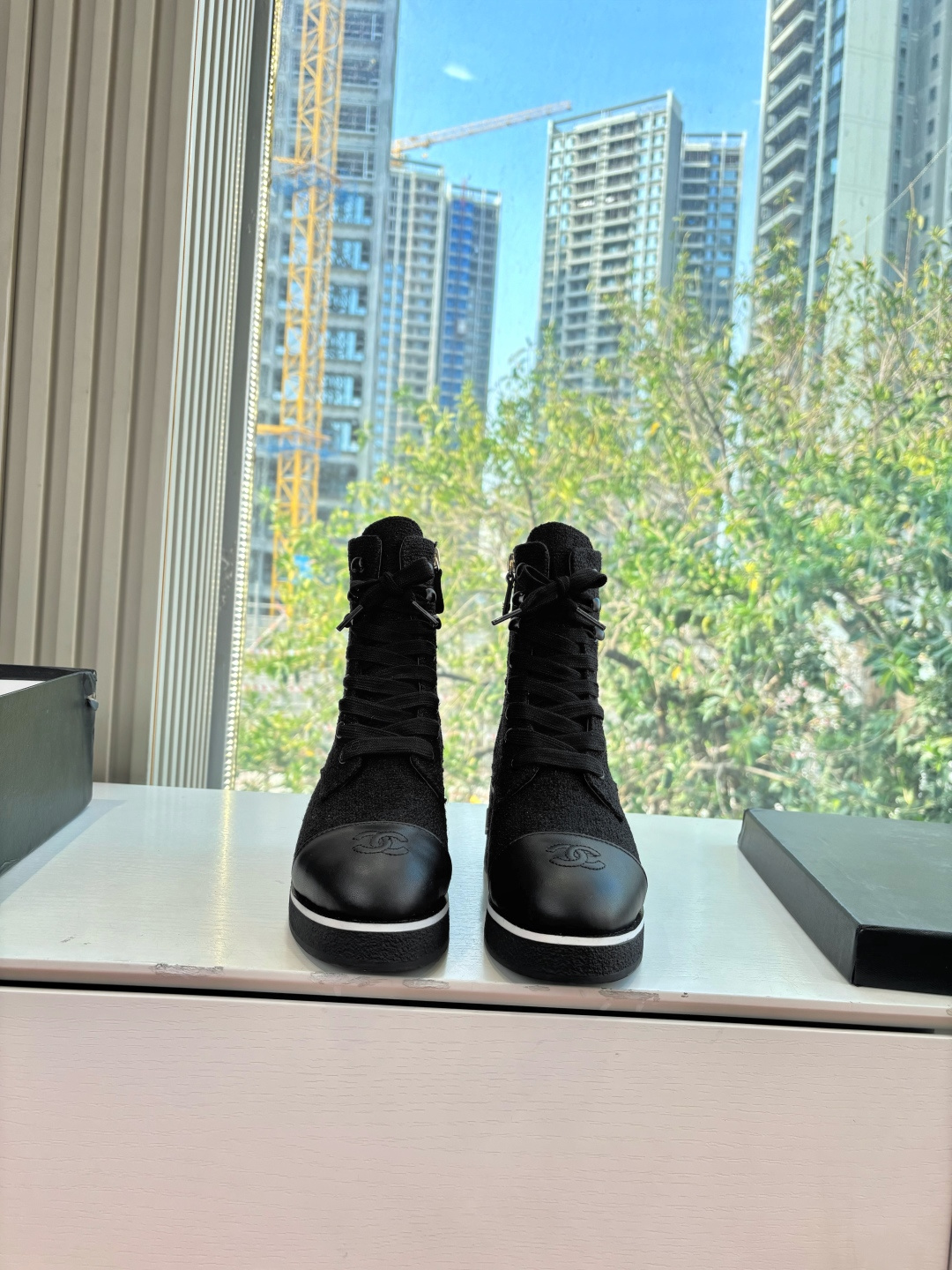 샤넬(Chanel) 레이스업 스트레치 부츠 신발