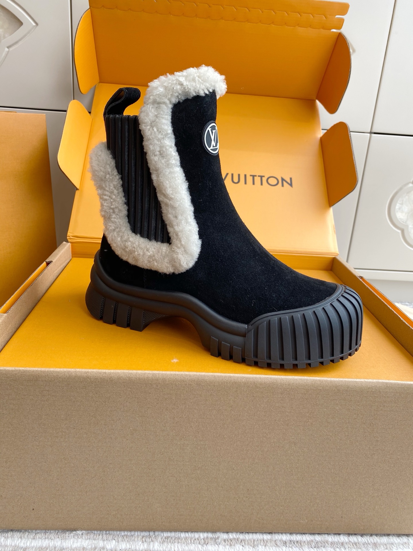 LV 루이비통 루비(Ruby) 플랫폼 마틴/첼시 부츠 신발