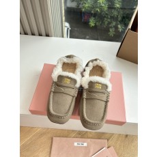 미우미우(miumiu) 플랫폼 양털 로퍼 신발