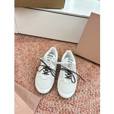 미우미우(miumiu) 런웨이 스니커즈 신발