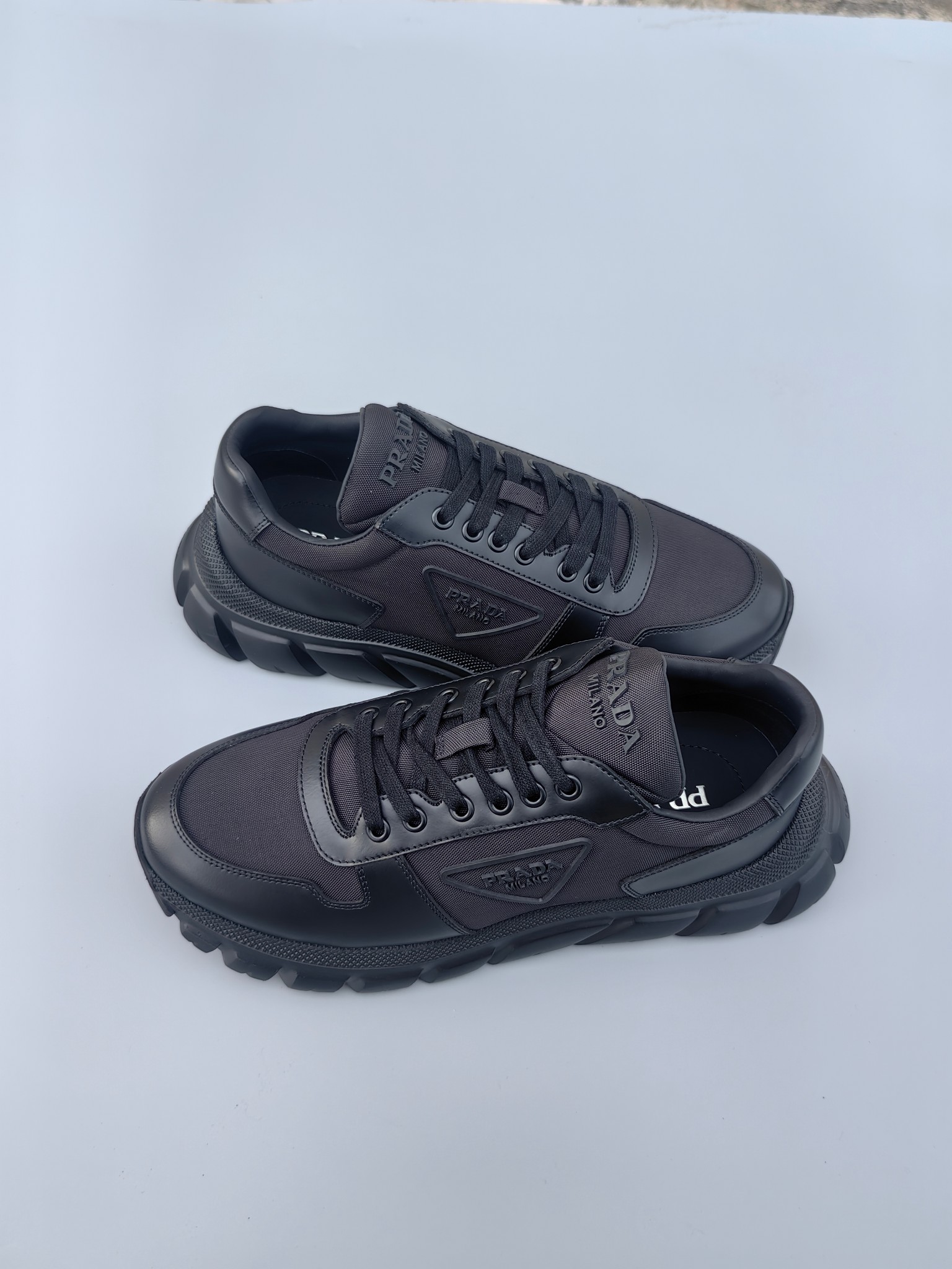 프라다(Prada) 그레인 믹스 캐주얼 스니커즈 (2EE366) 신발