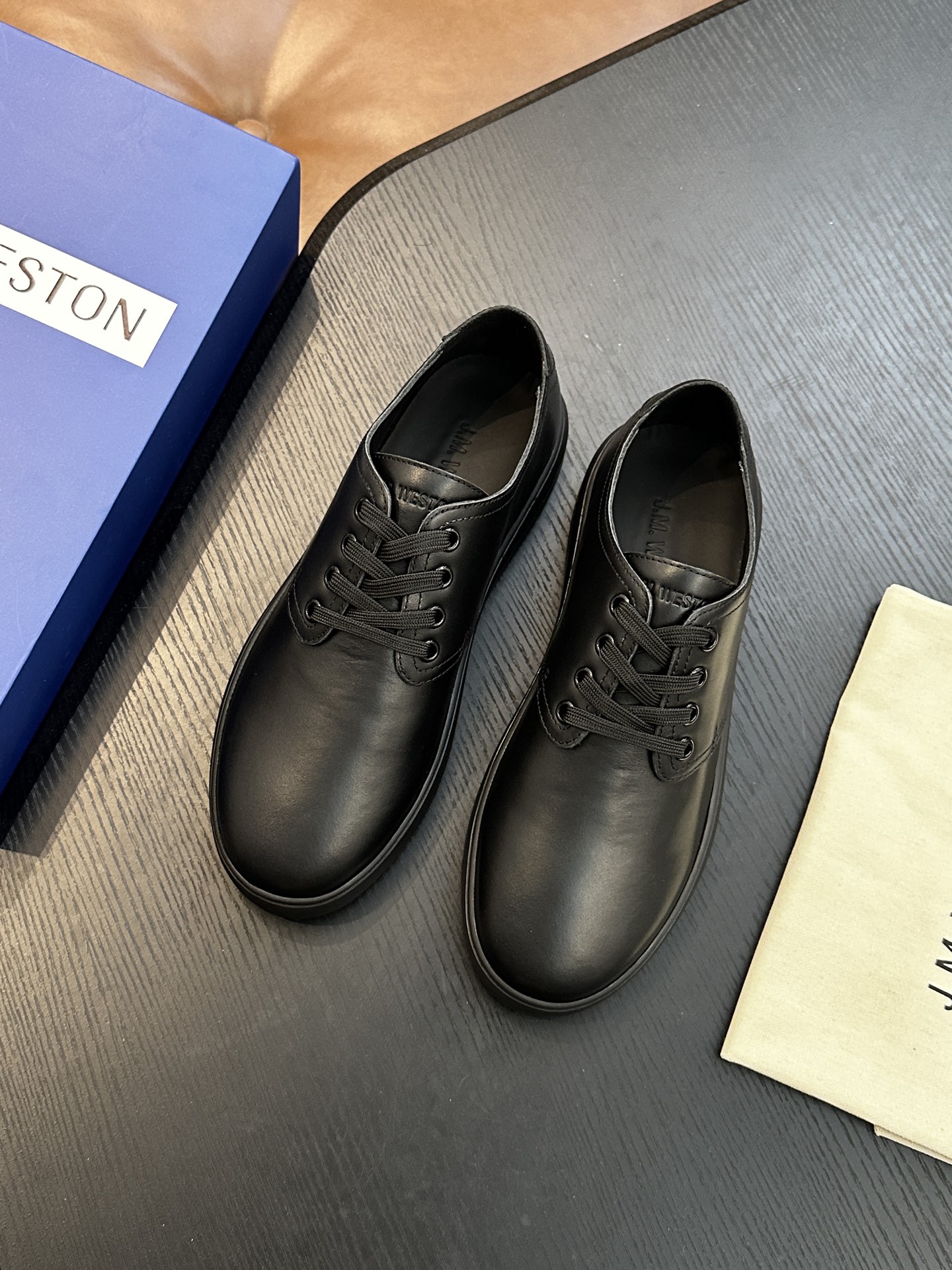 제이엠웨스통(J.M. WESTON) 클래식 레더 스니커즈 신발