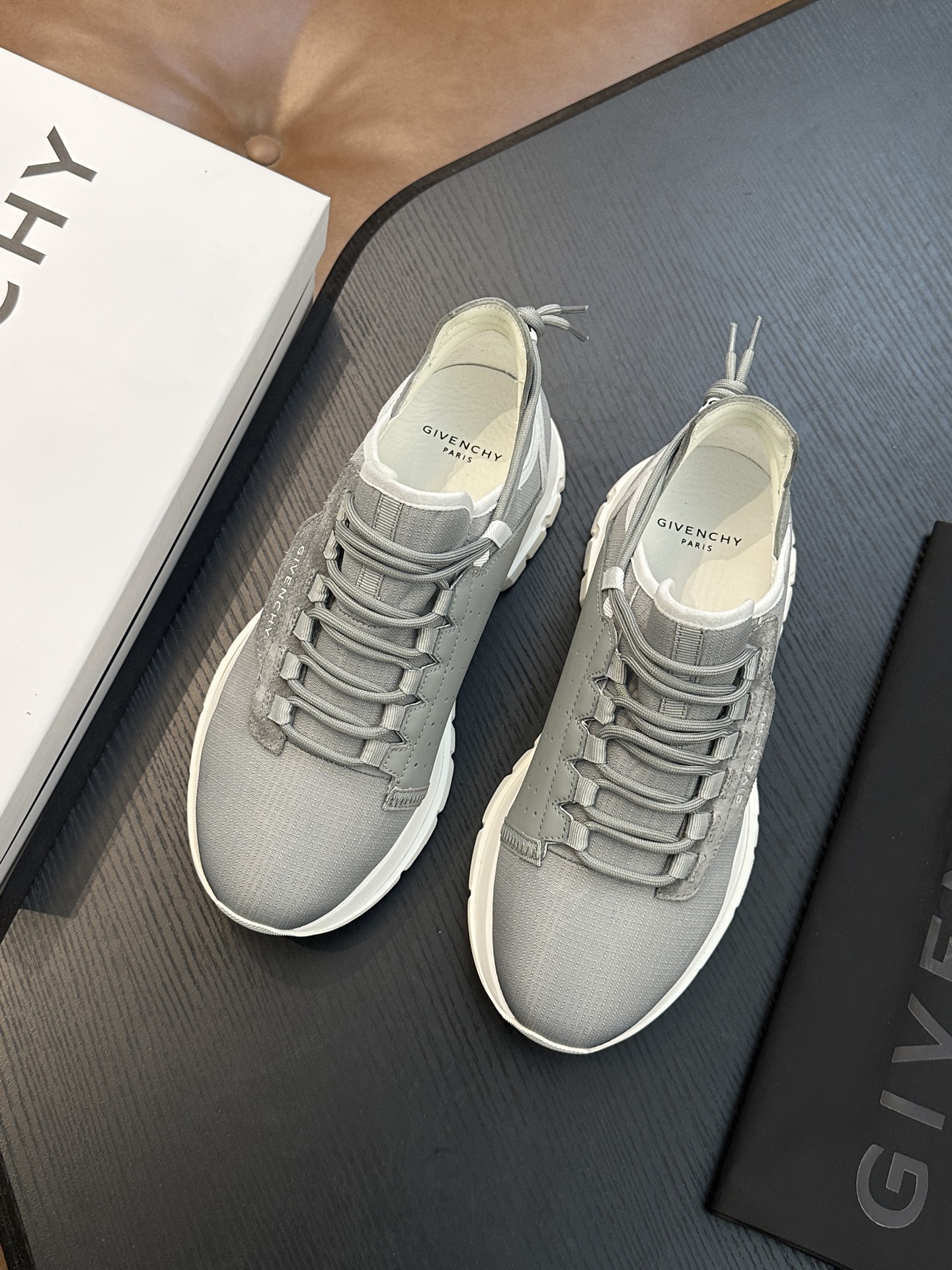 지방시(Givenchy) '해보(Poster)' 로우탑 캐주얼 스니커즈 신발