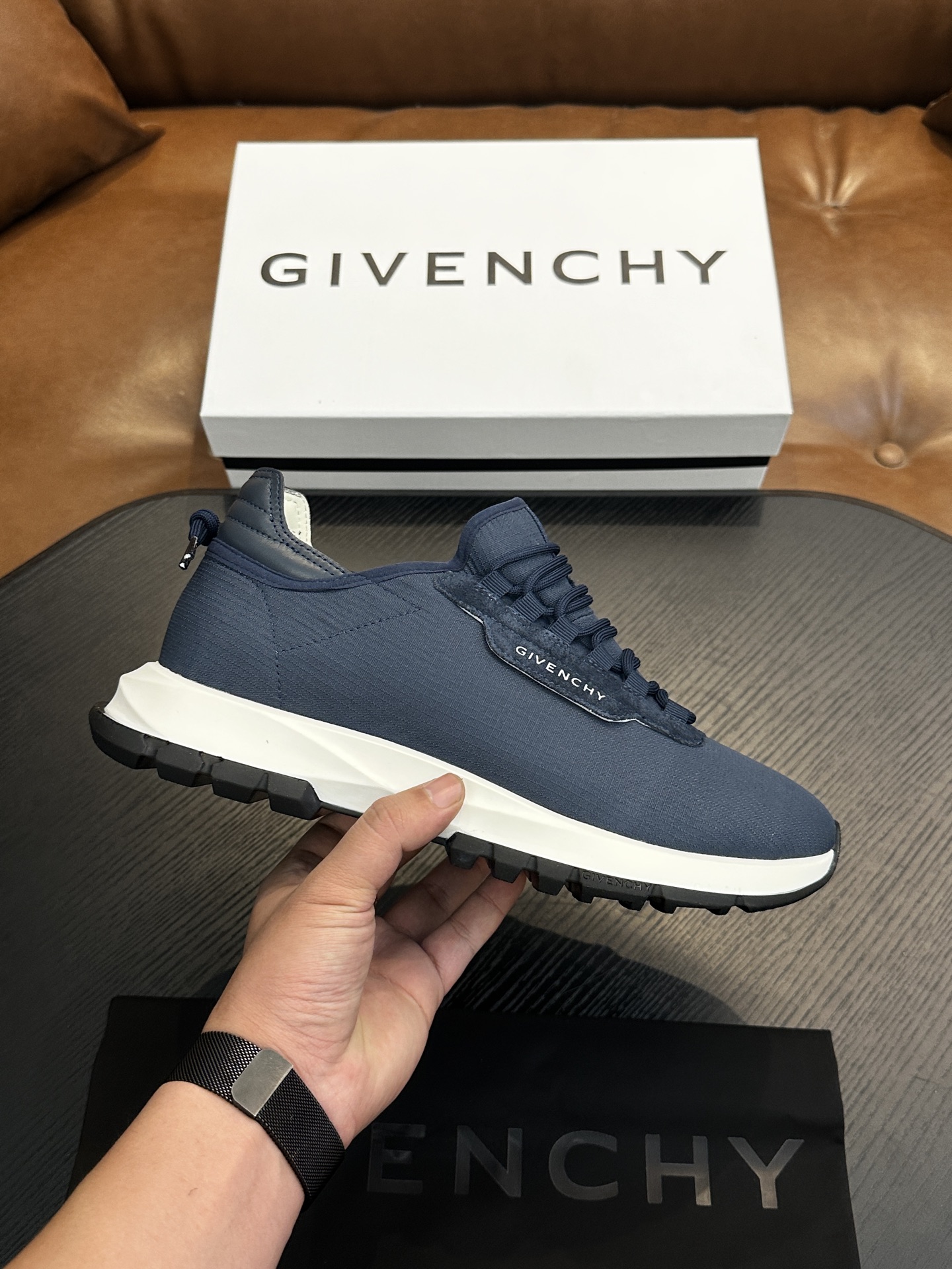 지방시(Givenchy) '해보(Poster)' 로우탑 캐주얼 스니커즈 신발