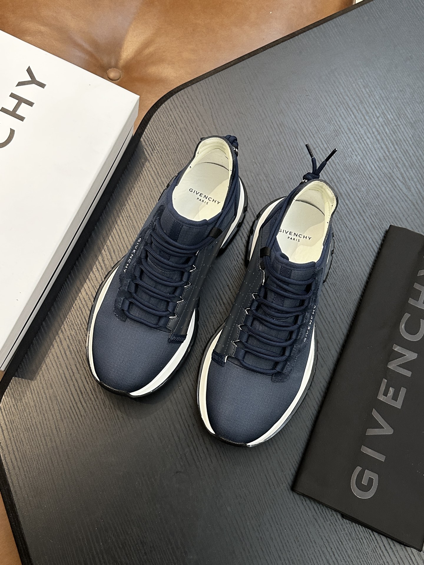 지방시(Givenchy) '해보(Poster)' 로우탑 캐주얼 스니커즈 신발