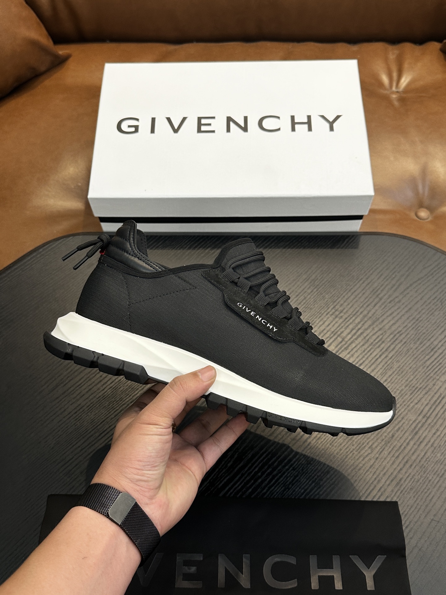 지방시(Givenchy) '해보(Poster)' 로우탑 캐주얼 스니커즈 신발