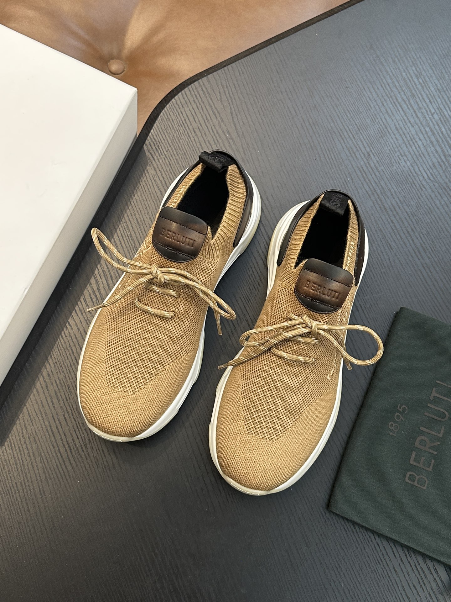 벨루티(Berluti) Shadow 니트 스니커즈 신발