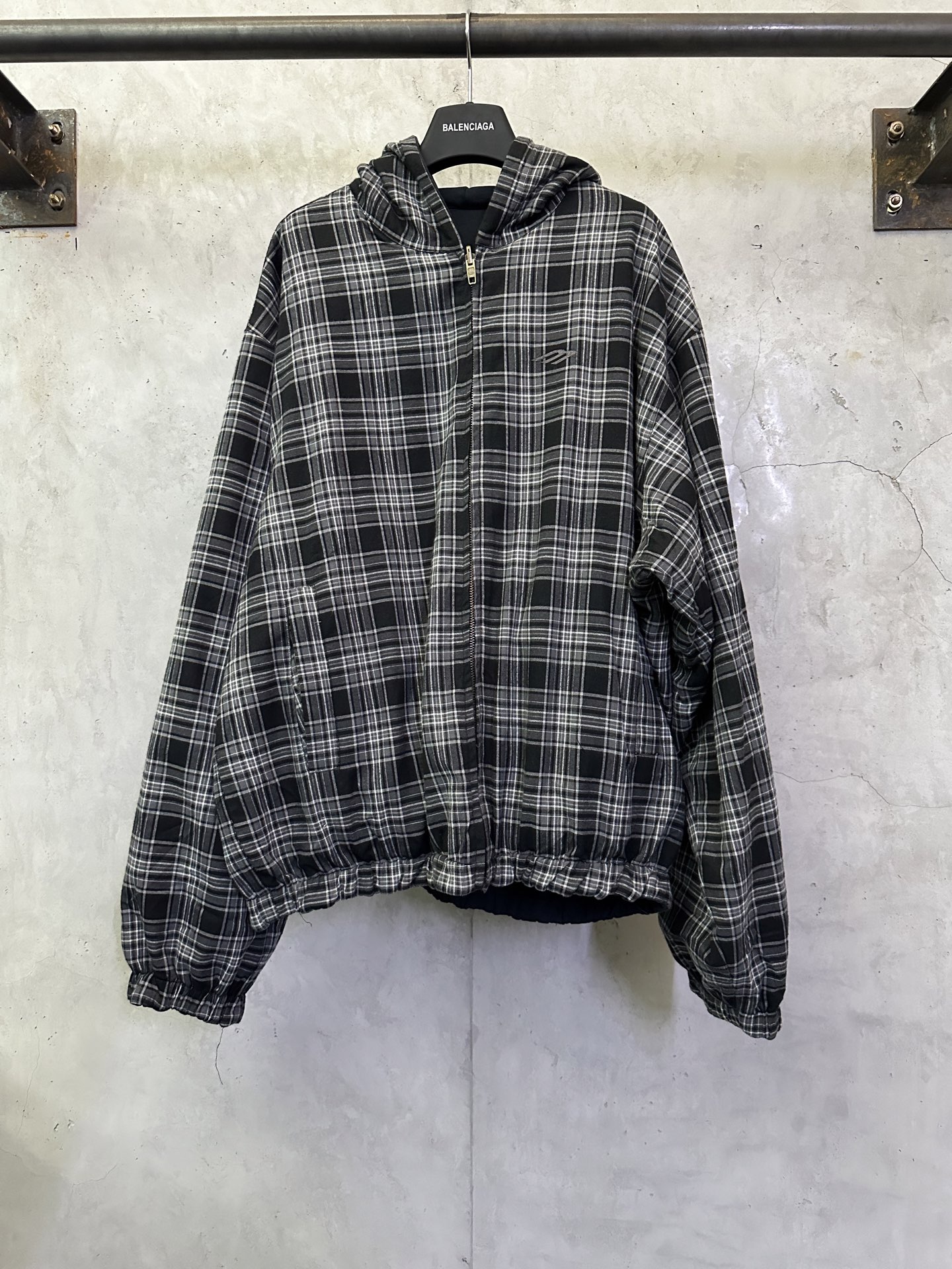 발렌시아가(Balenciaga) 체크 리버서블 후드 집업 자켓 재킷 의류