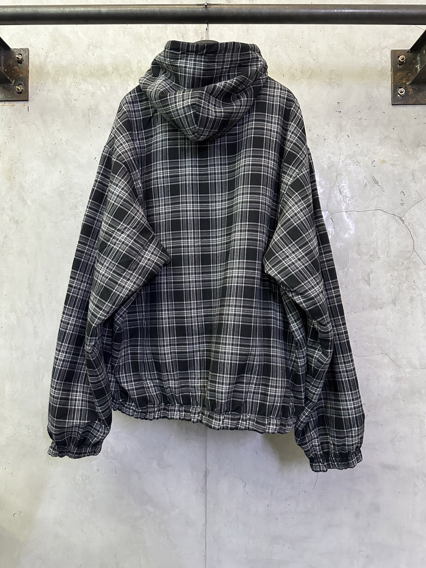 발렌시아가(Balenciaga) 체크 리버서블 후드 집업 자켓 재킷 의류