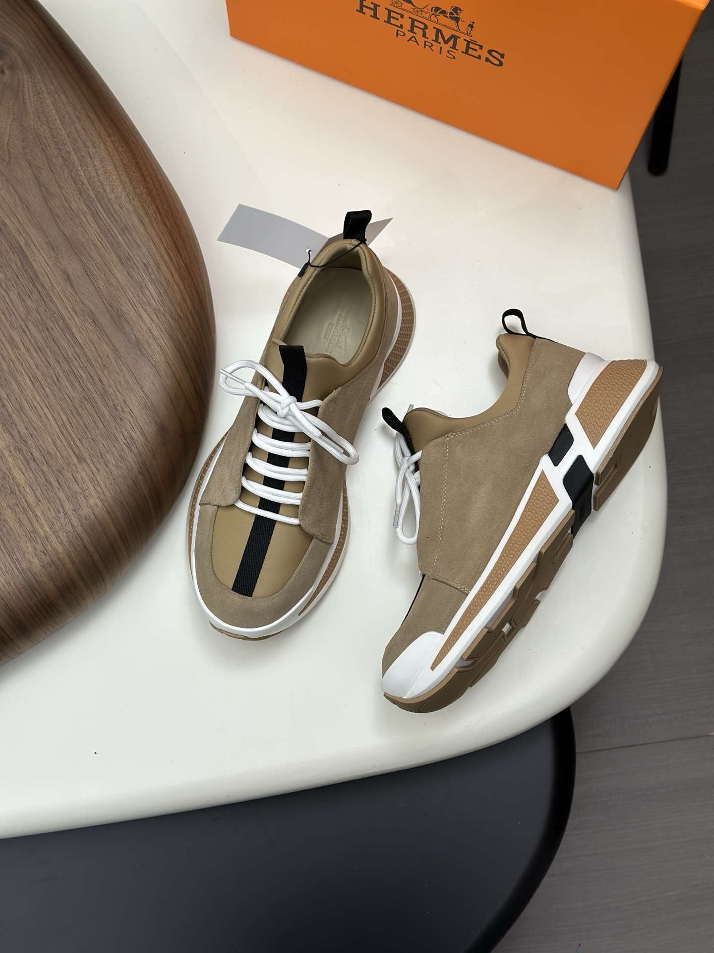 에르메스(Hermes) 바운싱(Bouncing) 스니커즈 신발