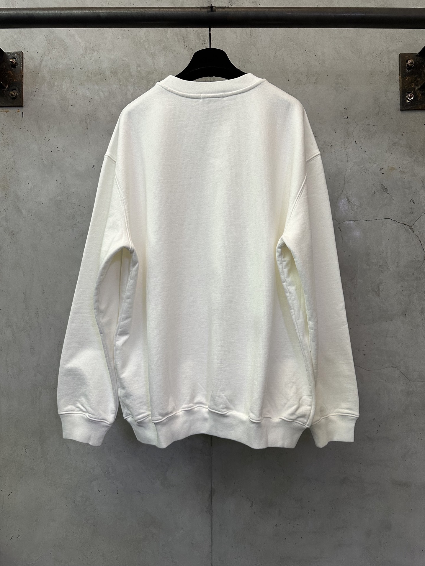 디올(Dior) 몽테인(Montaigne) 크루넥 맨투맨 티셔츠 의류