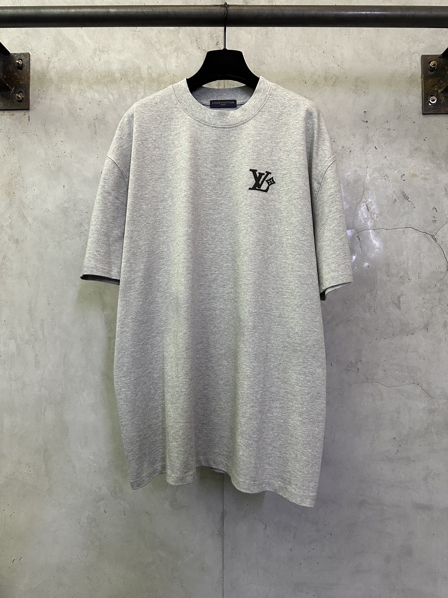 루이비통(LV) 로고 발포 나염 반팔 티셔츠 의류