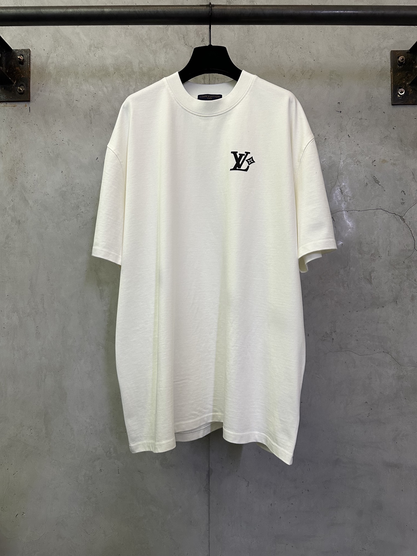 루이비통(LV) 로고 발포 나염 반팔 티셔츠 의류