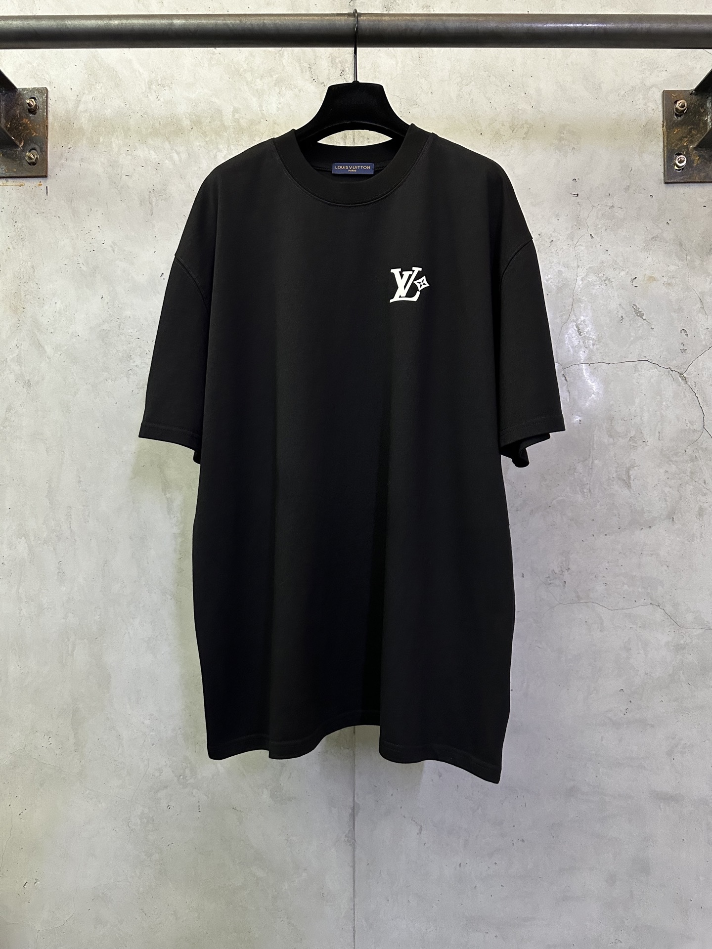 루이비통(LV) 로고 발포 나염 반팔 티셔츠 의류