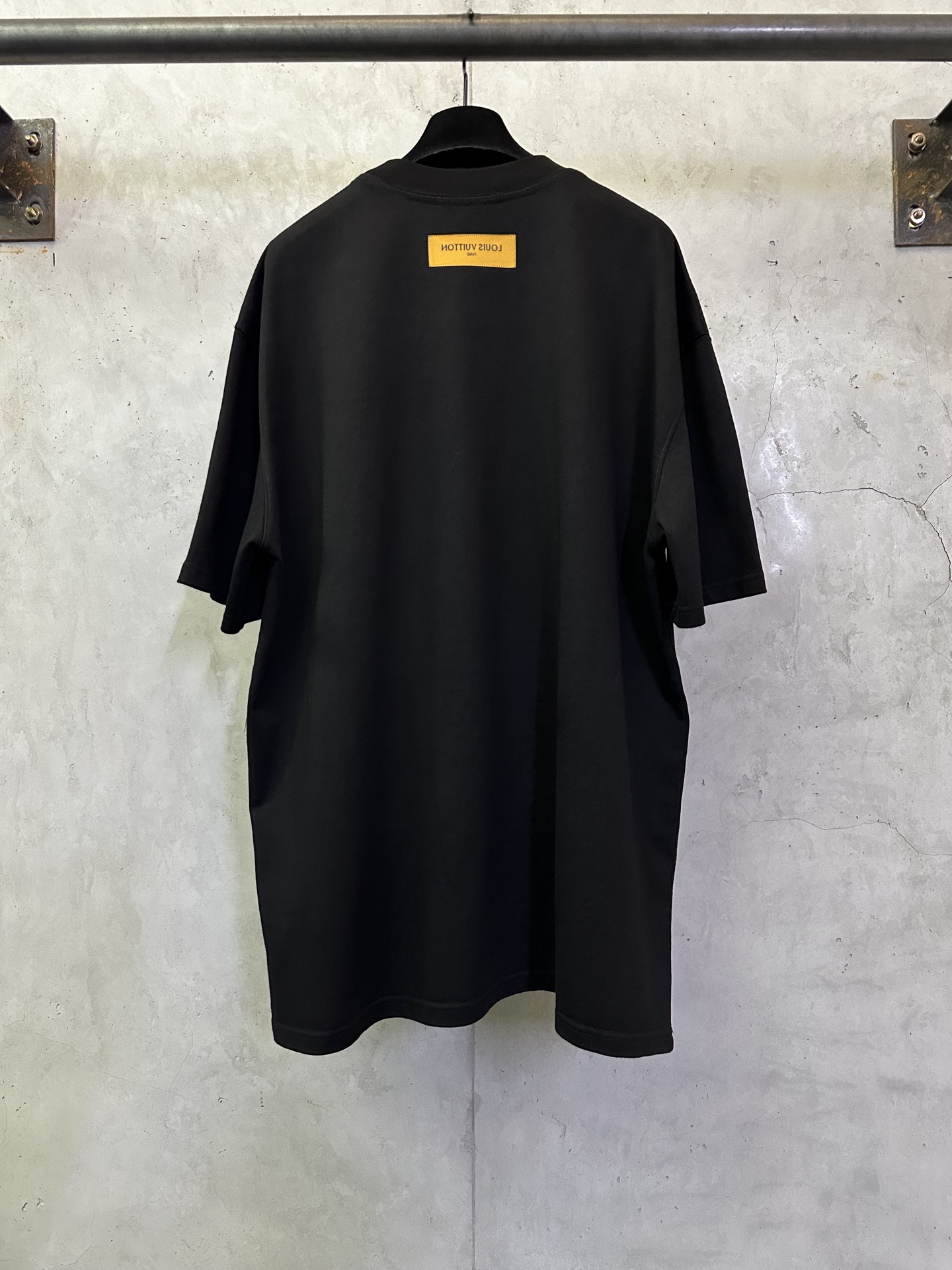 루이비통(LV) 로고 발포 나염 반팔 티셔츠 의류