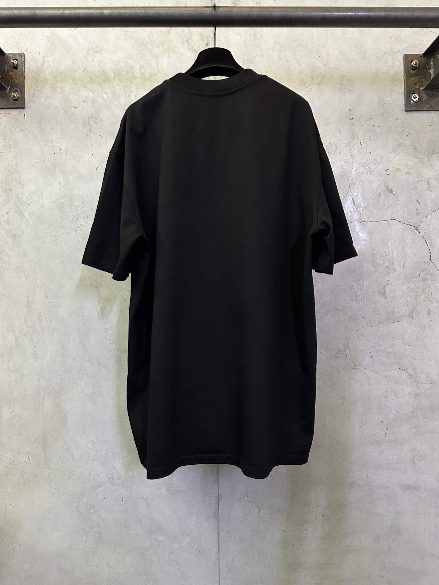 발렌시아가(Balenciaga) CURSIVE 필기체 플로킹 반팔 티셔츠 의류