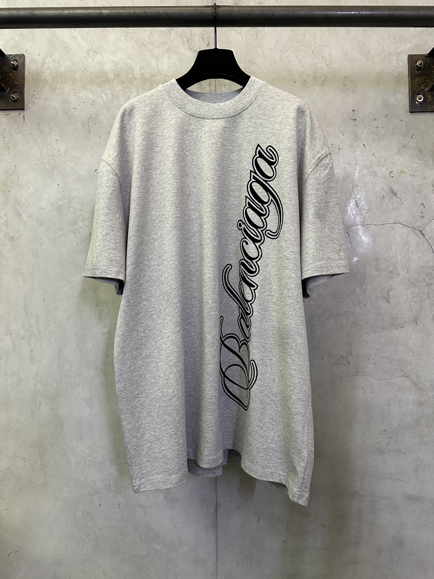 발렌시아가(Balenciaga) CURSIVE 필기체 플로킹 반팔 티셔츠 의류