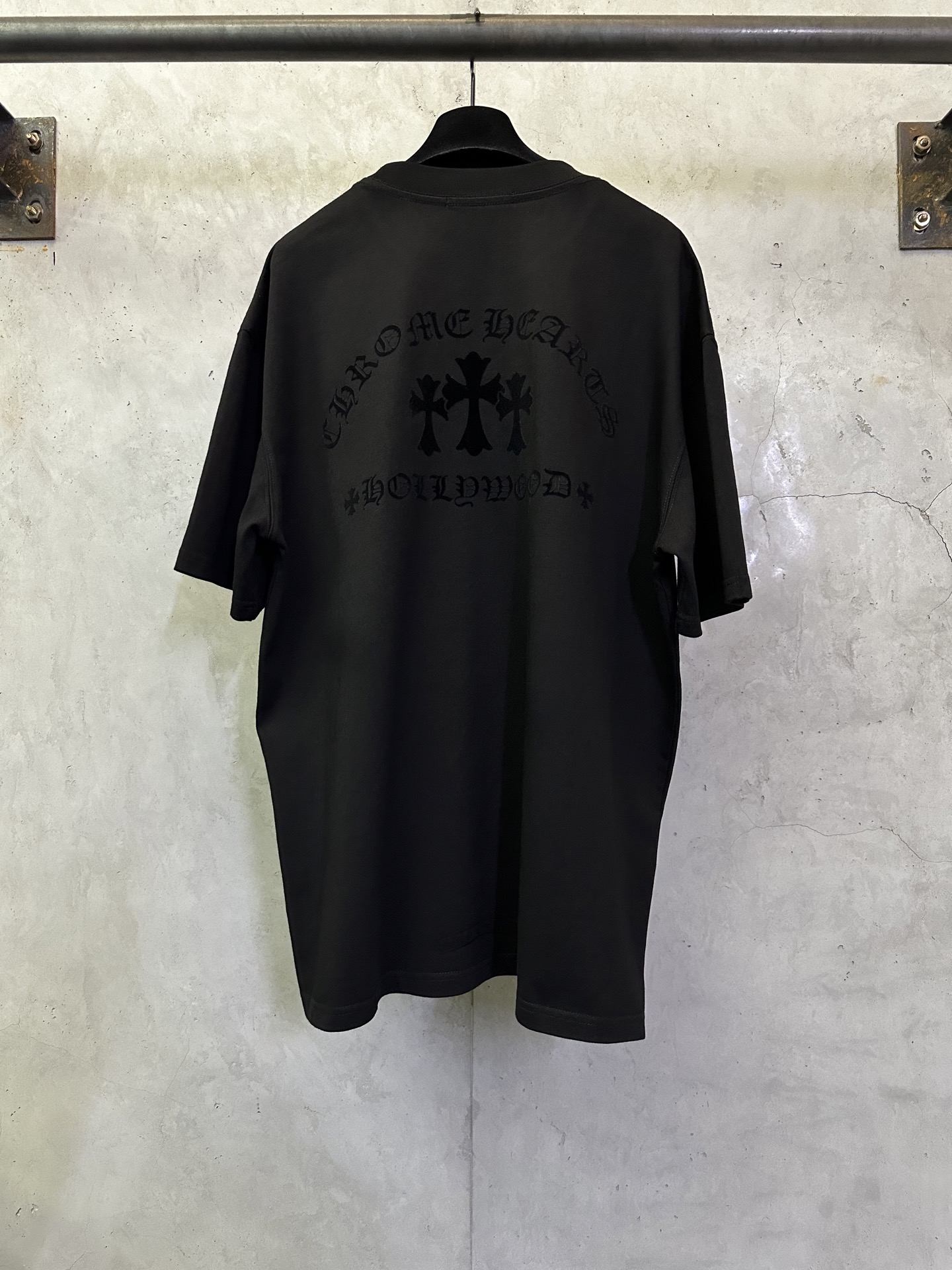 크롬하츠(Chrome Hearts) CH 십자가 플로킹 로고 반팔 티셔츠 의류