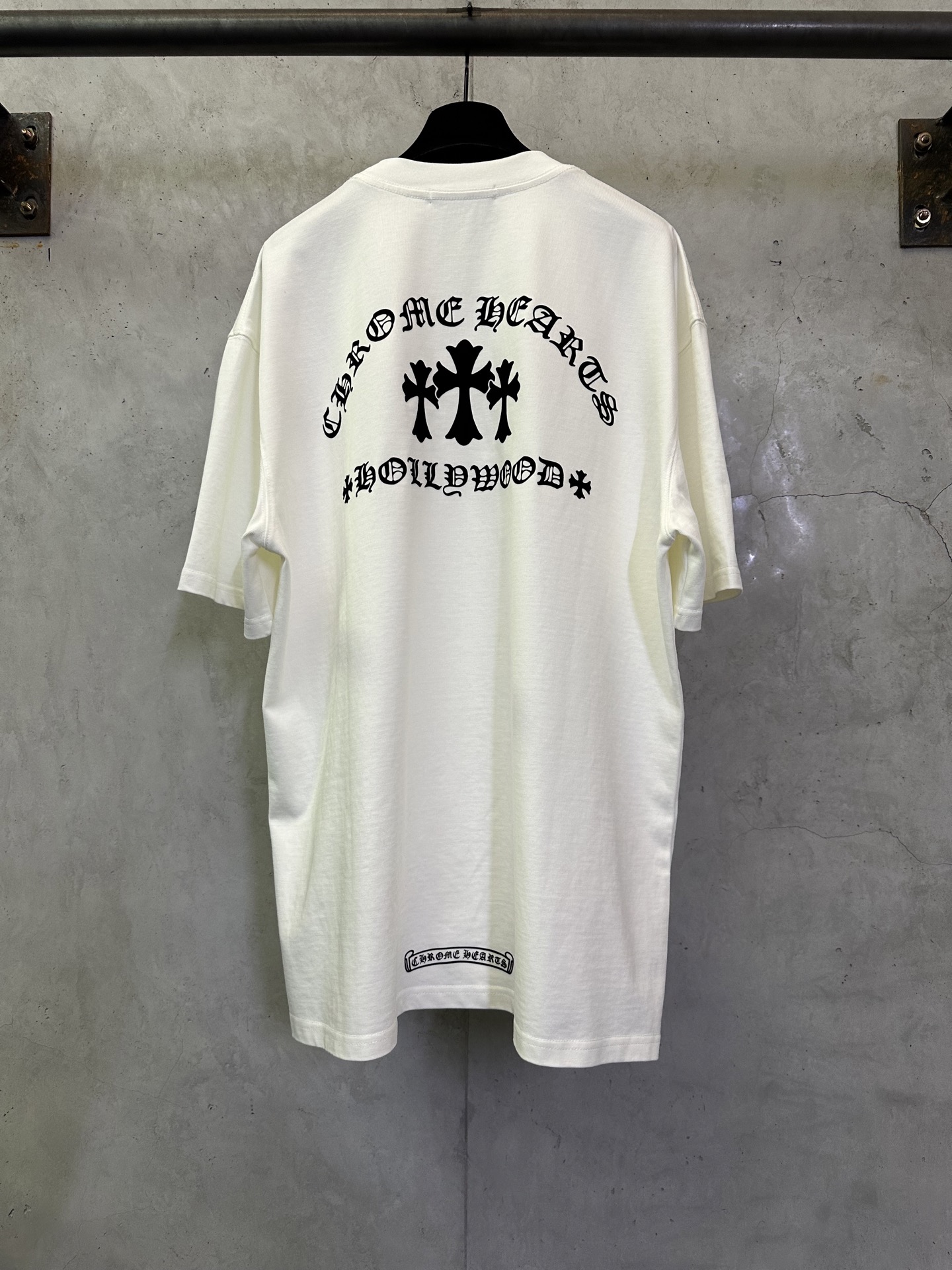 크롬하츠(Chrome Hearts) CH 십자가 플로킹 로고 반팔 티셔츠 의류
