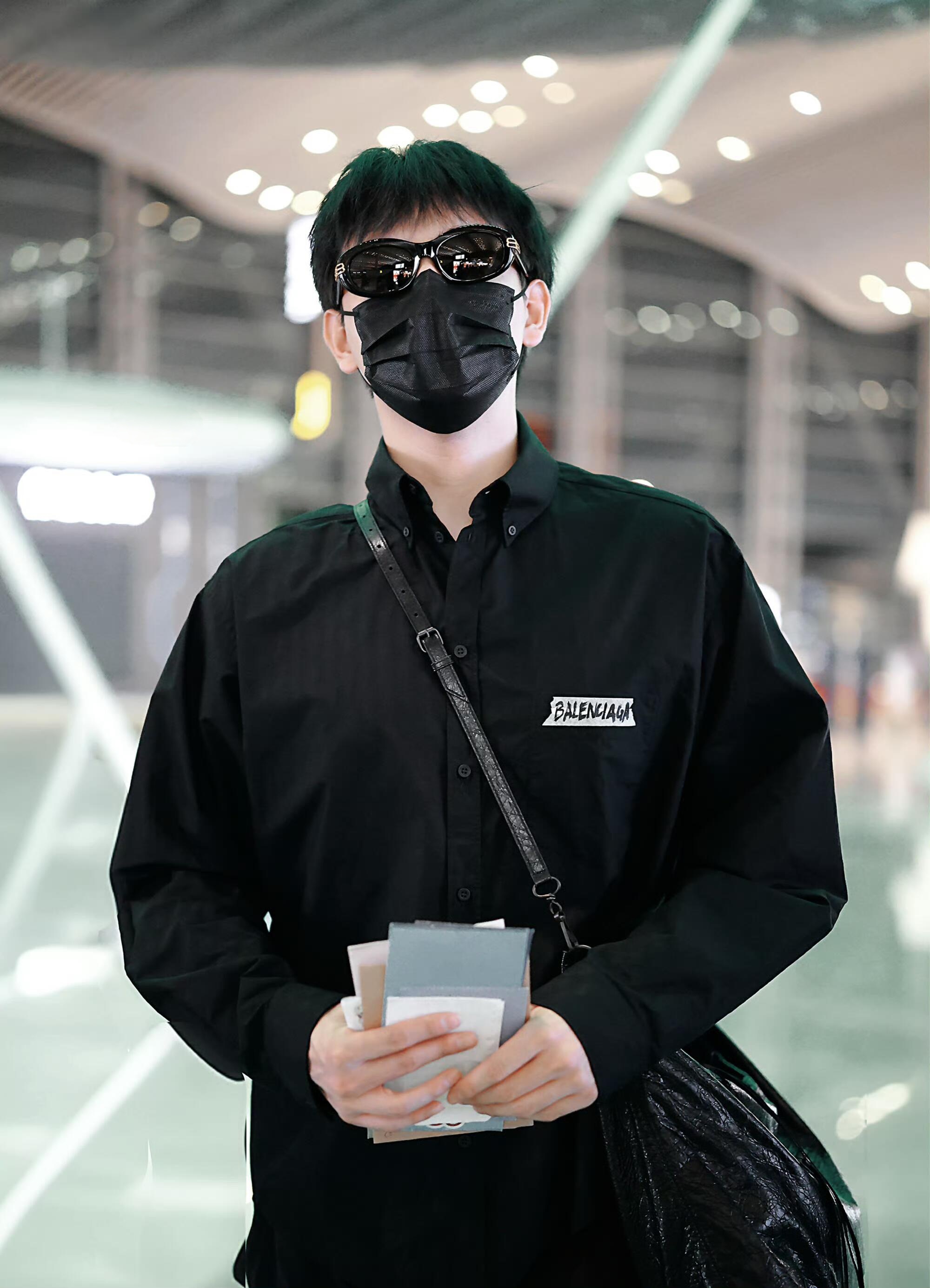 발렌시아가(Balenciaga) 화이트 테이프 로고 셔츠 의류