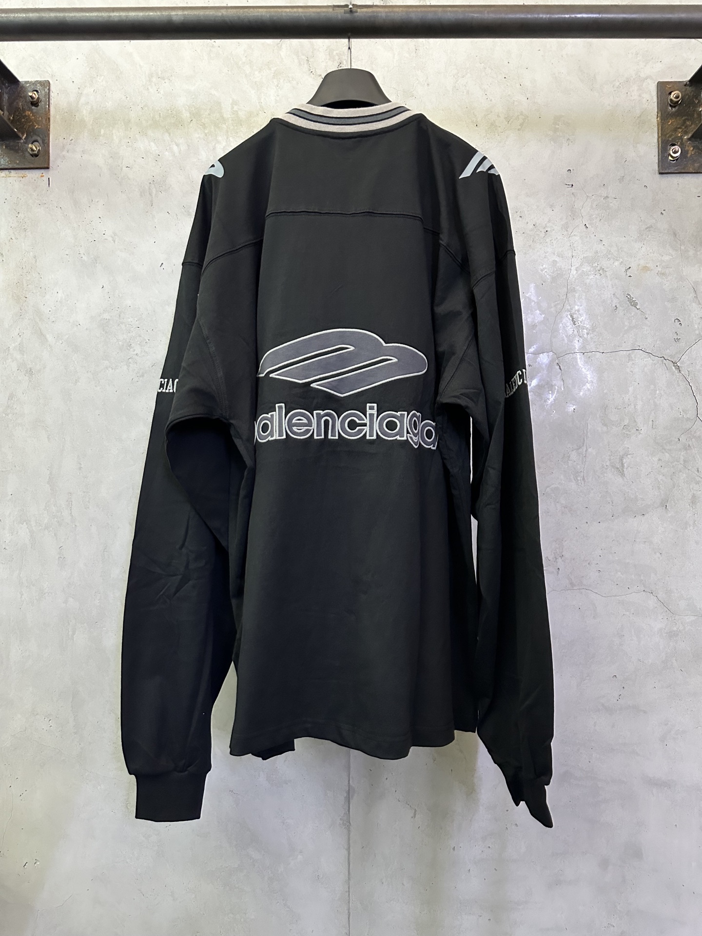 발렌시아가(Balenciaga) FOOTBALL 풋볼 시리즈 3M 자수 긴팔 티셔츠 의류