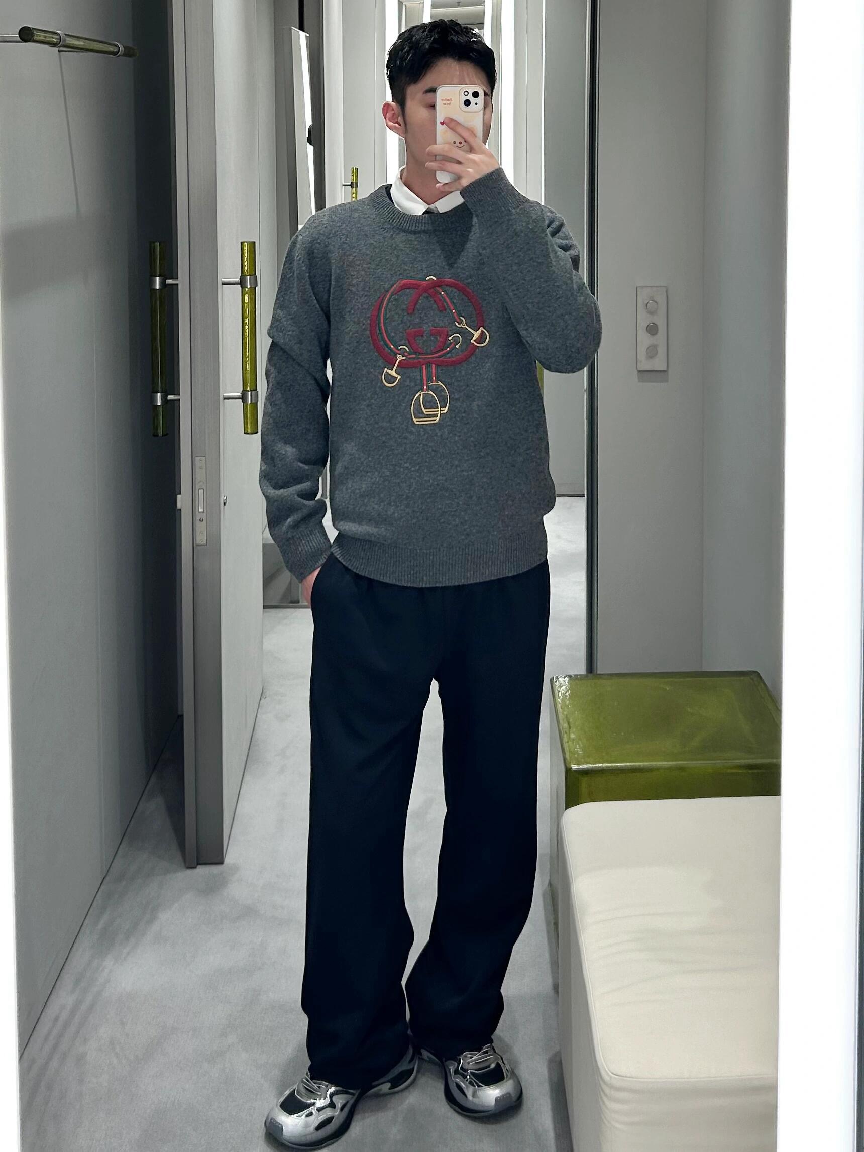 구찌(Gucci) 레드 랜턴 더블G 자수 니트 의류