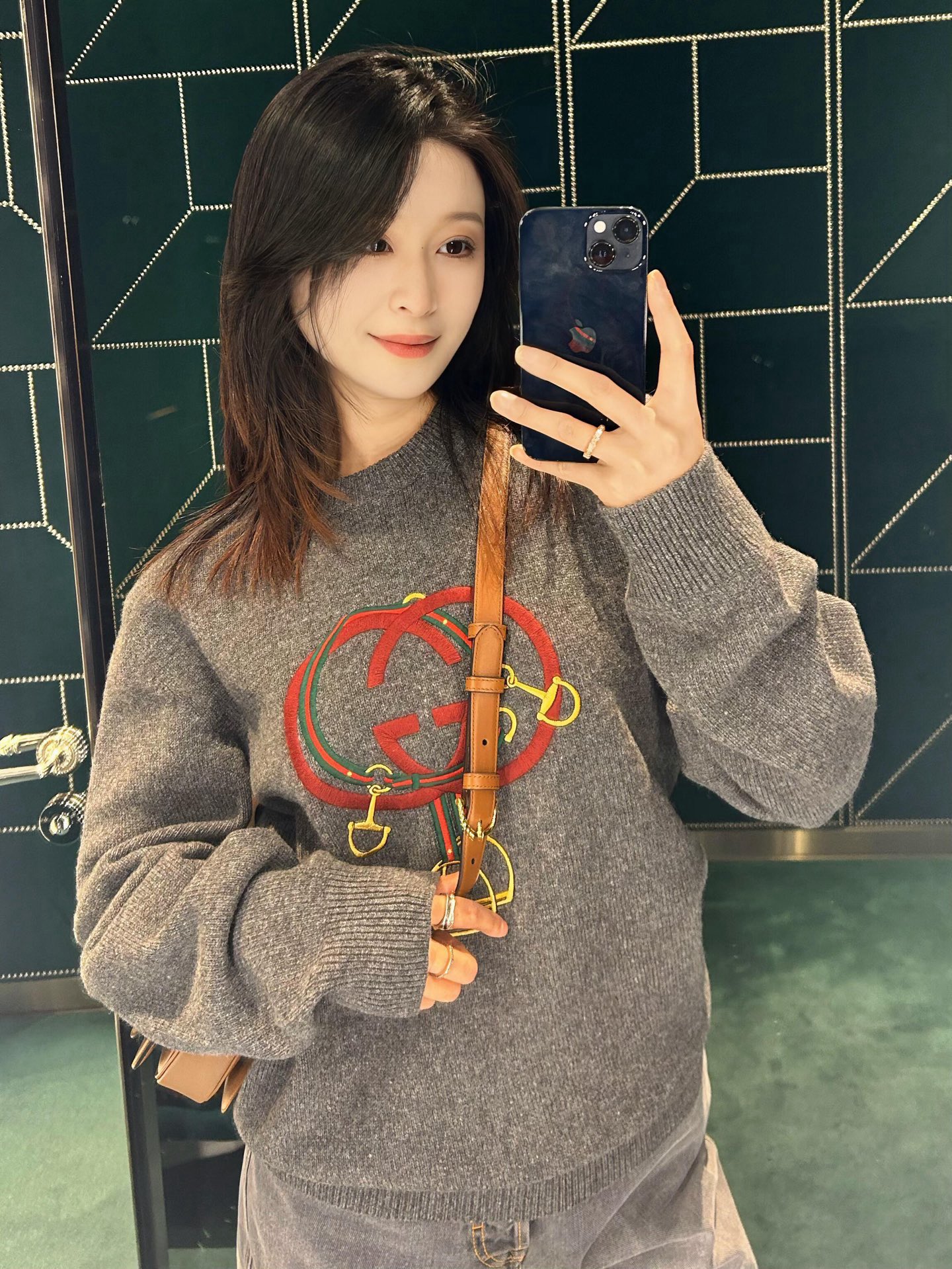 구찌(Gucci) 레드 랜턴 더블G 자수 니트 의류