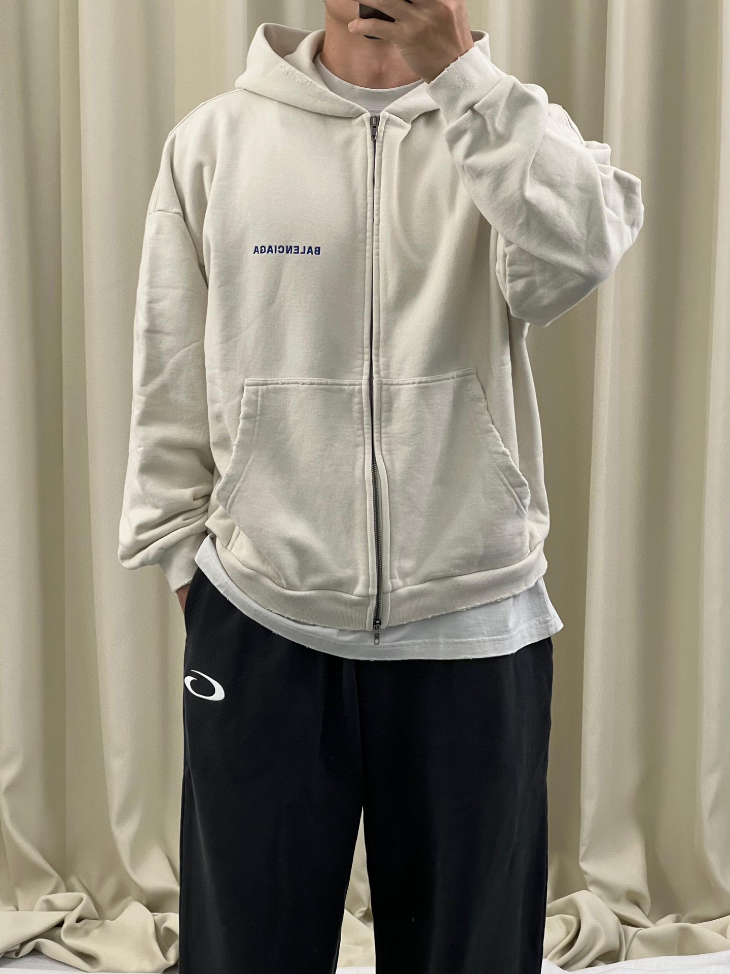 발렌시아가(Balenciaga) 자수 후드 집업 의류