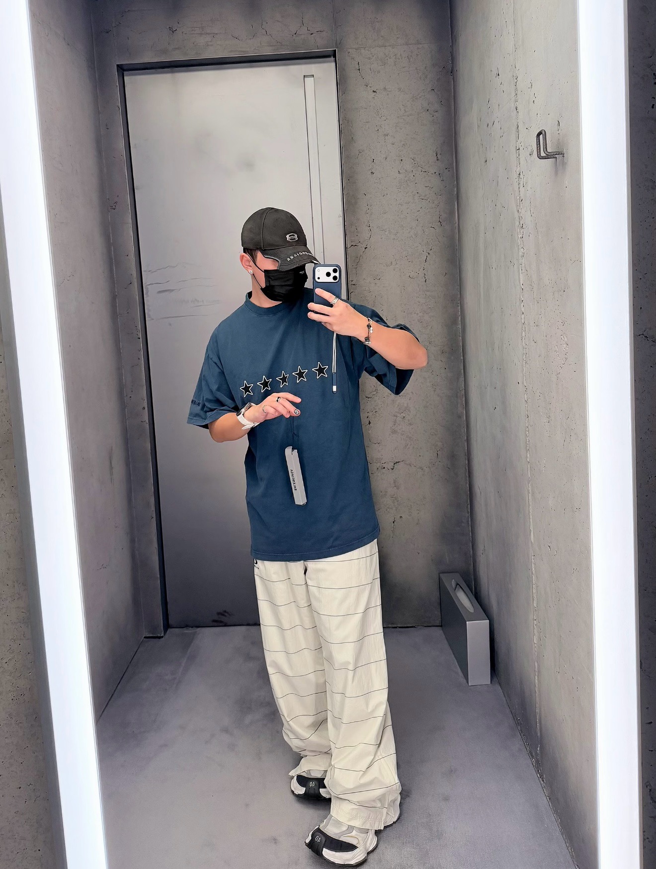 발렌시아가(Balenciaga) 5성(Five Stars) 사인 프린트 반팔 티셔츠 의류