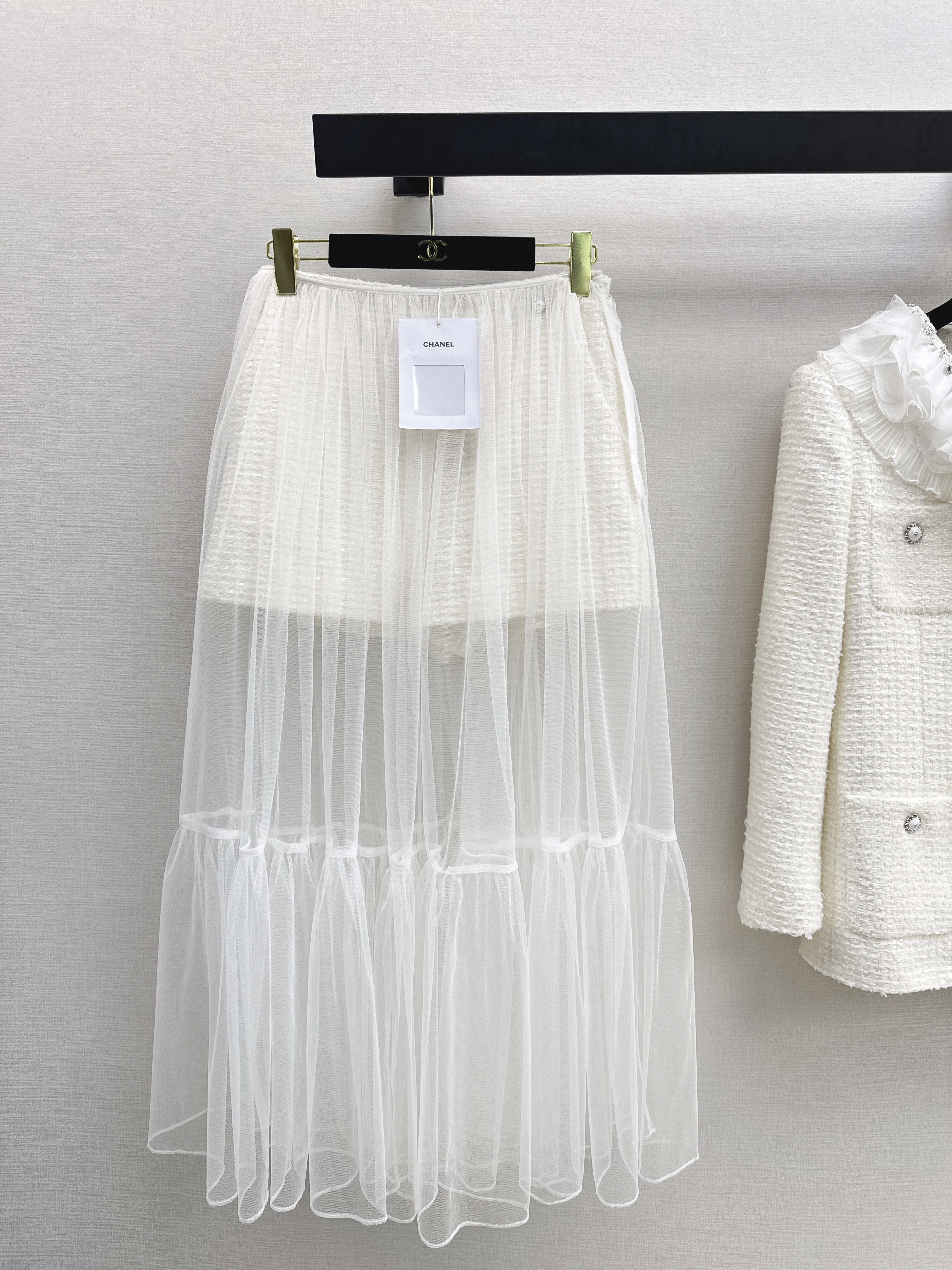 샤넬(Chanel) 트위드 쇼츠 팬츠 & 망사 롱 스커트 세트 의류