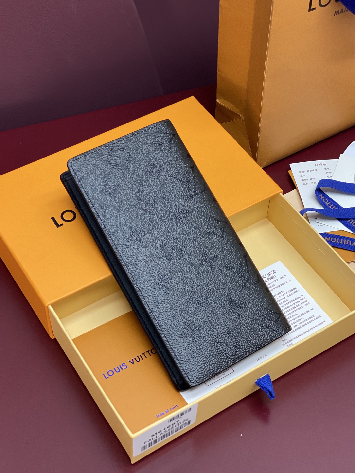 루이비통(LV) M61697 브라자(Brazza) 월렛 지갑 - 미드나잇 블랙 장지갑