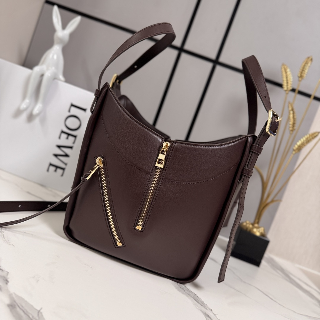 로에베(Loewe) 클래식 카프스킨 해먹 플립(Hammock Flip) 백 토트백 숄더백 가방